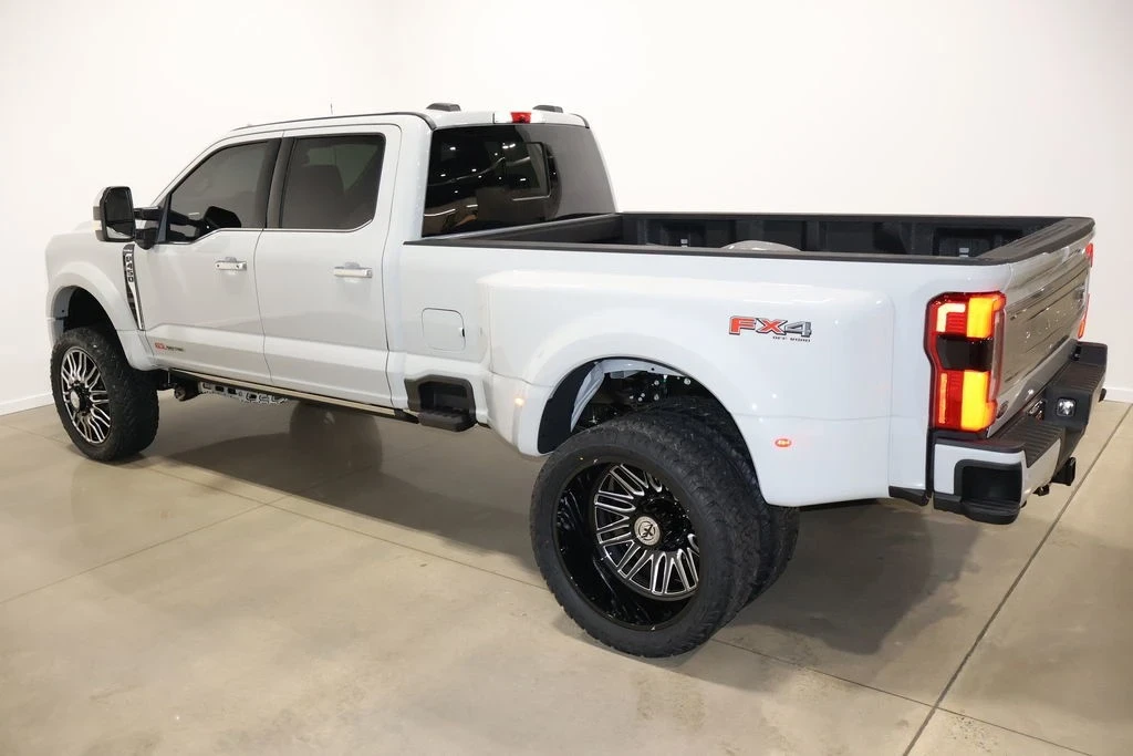 2025 Ford Super Duty 5th Gen - Image 8 of 21