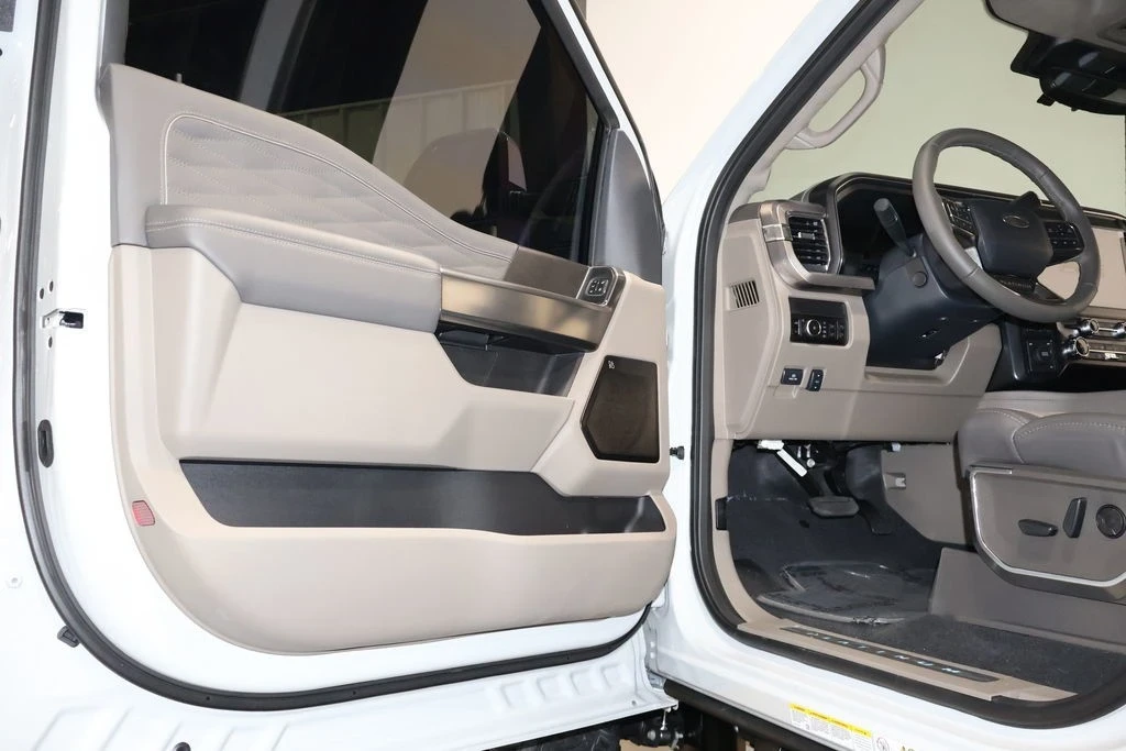 2025 Ford Super Duty 5th Gen - Image 18 of 21
