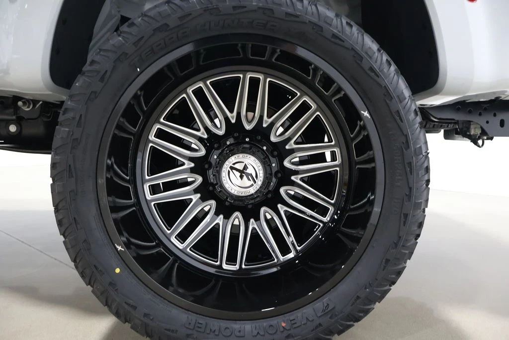 2025 Ford Super Duty 5th Gen - Image 12 of 21