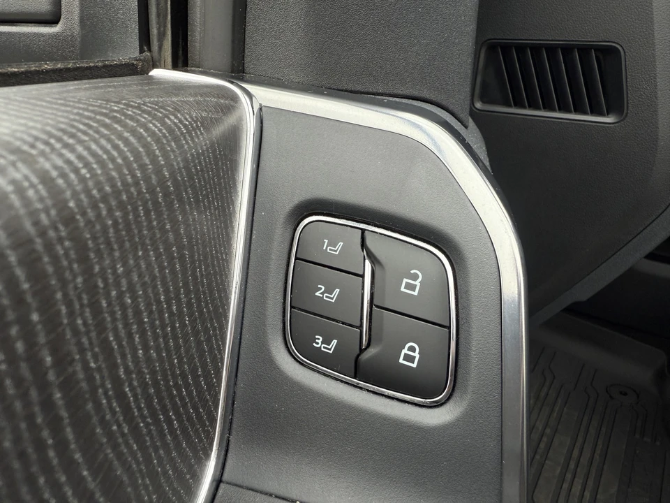 2025 Ford Super Duty 5th Gen - Image 15 of 21