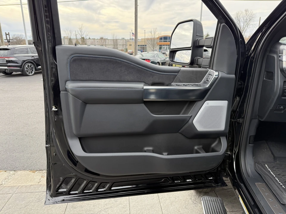 2025 Ford Super Duty 5th Gen - Image 14 of 21