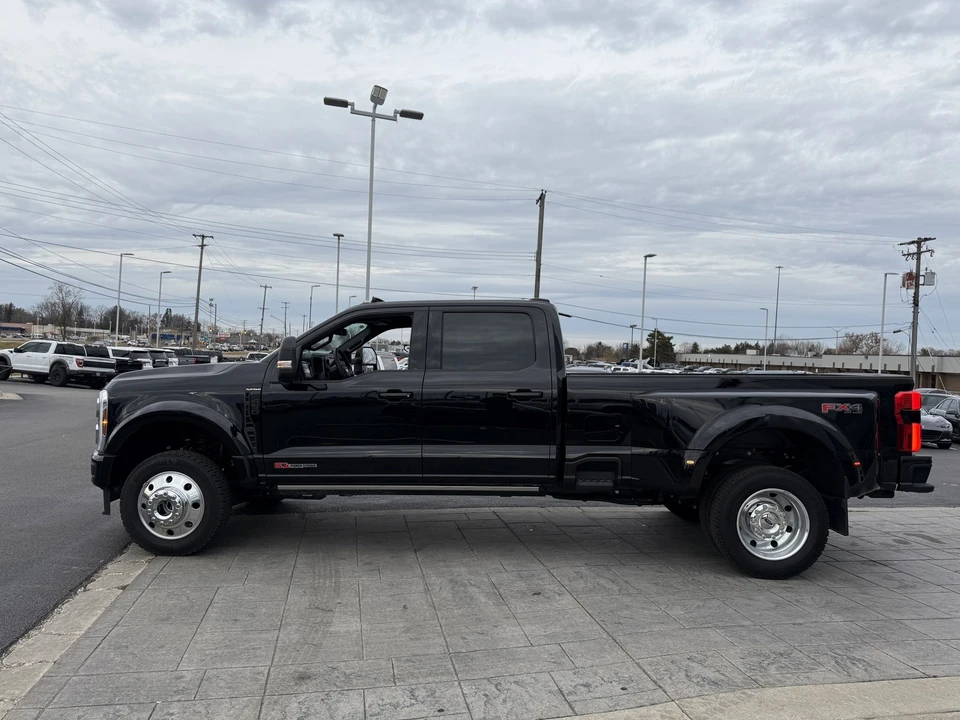2025 Ford Super Duty 5th Gen - Image 3 of 21