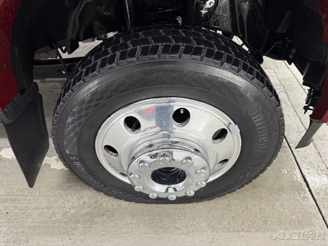 2025 Ford Super Duty 5th Gen - Image 4 of 15