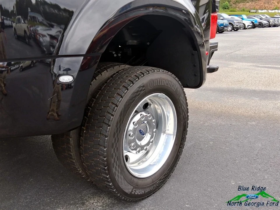 2025 Ford Super Duty 5th Gen - Image 9 of 21