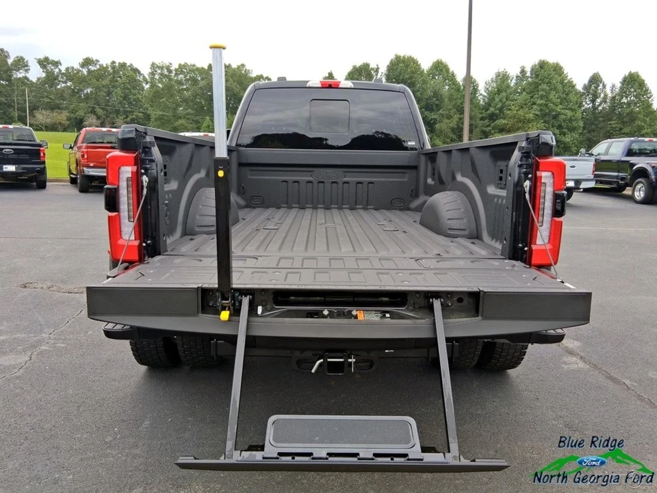 2025 Ford Super Duty 5th Gen - Image 14 of 21