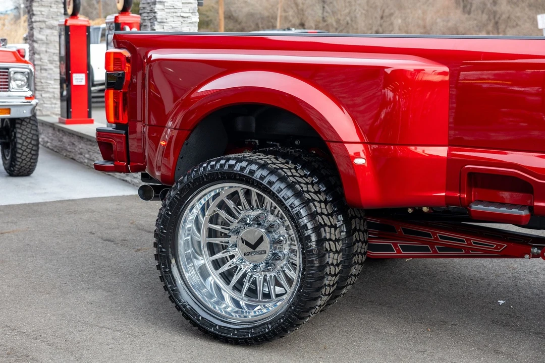 2025 Ford Super Duty 5th Gen - Image 19 of 21