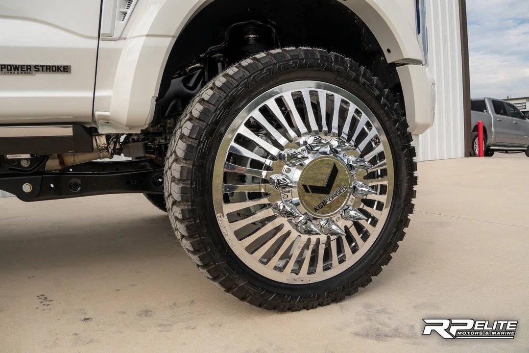 2025 Ford Super Duty 5th Gen - Image 15 of 21