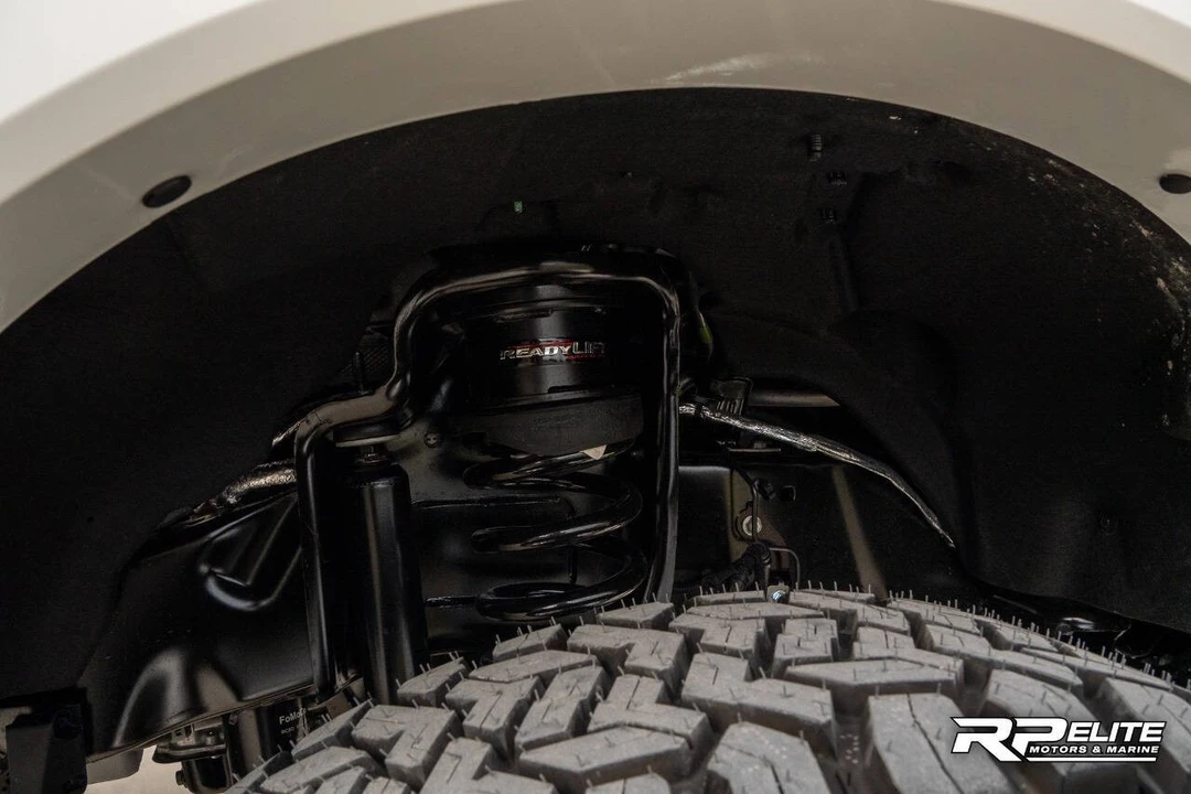 2025 Ford Super Duty 5th Gen - Image 14 of 21