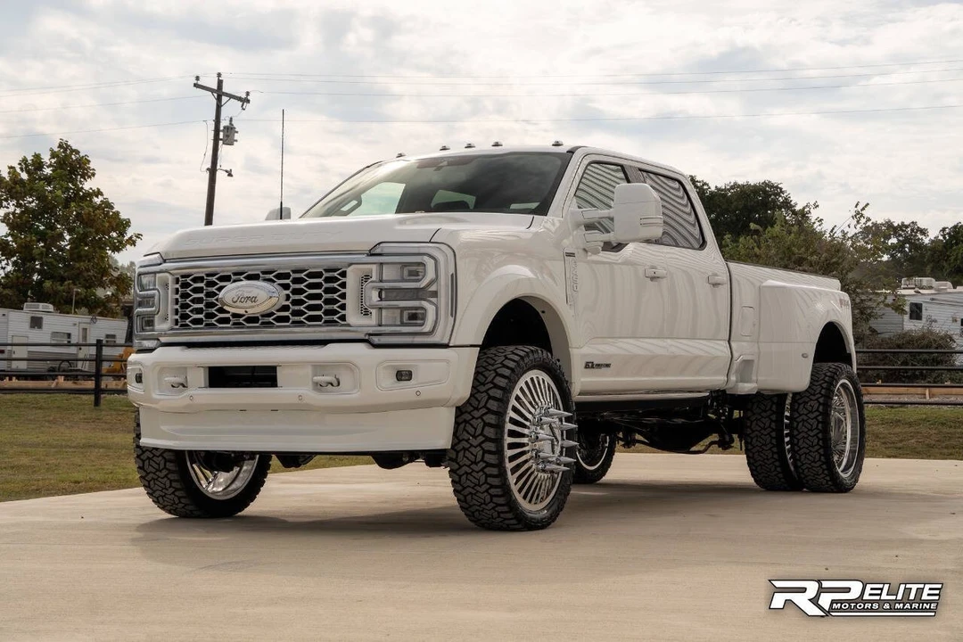 2025 Ford Super Duty 5th Gen - Image 4 of 21