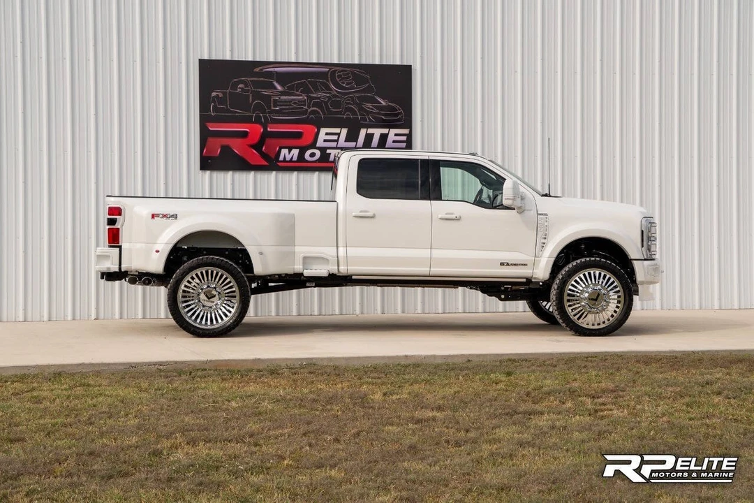 2025 Ford Super Duty 5th Gen - Image 9 of 21