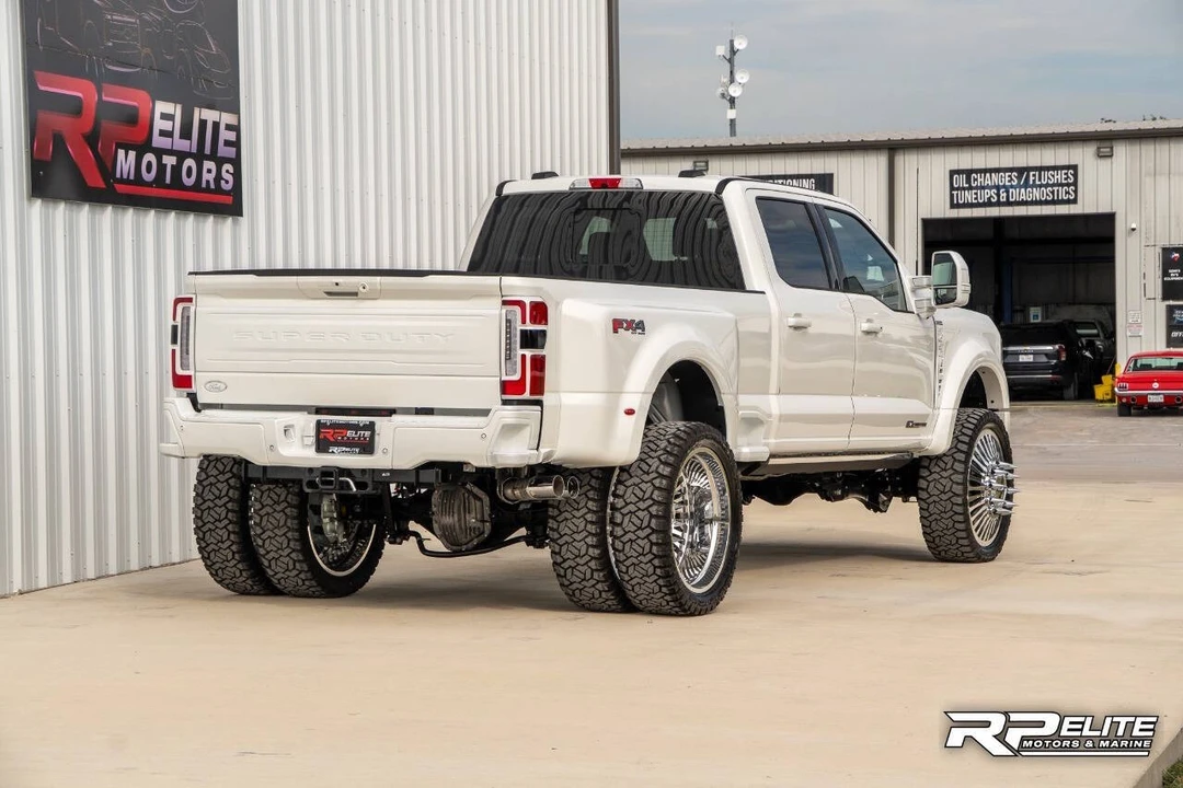 2025 Ford Super Duty 5th Gen - Image 8 of 21