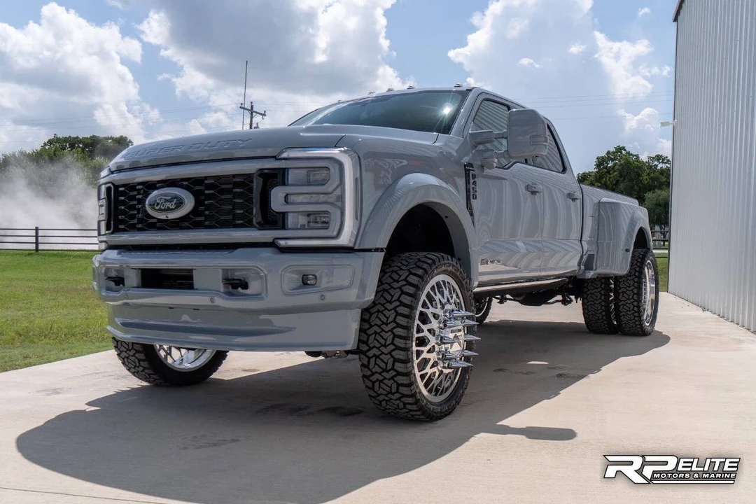 2025 Ford Super Duty 5th Gen - Image 4 of 21