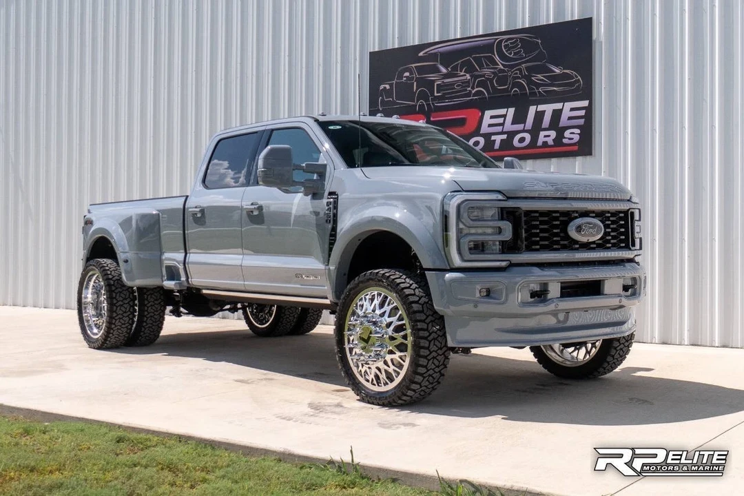 2025 Ford Super Duty 5th Gen - Image 2 of 21