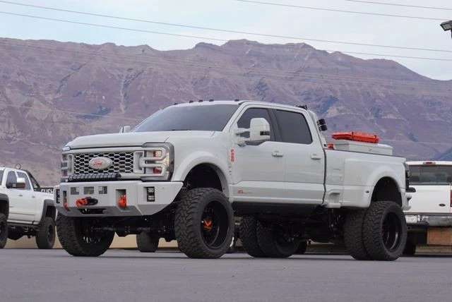 2025 Ford Super Duty 5th Gen - Image 2 of 21