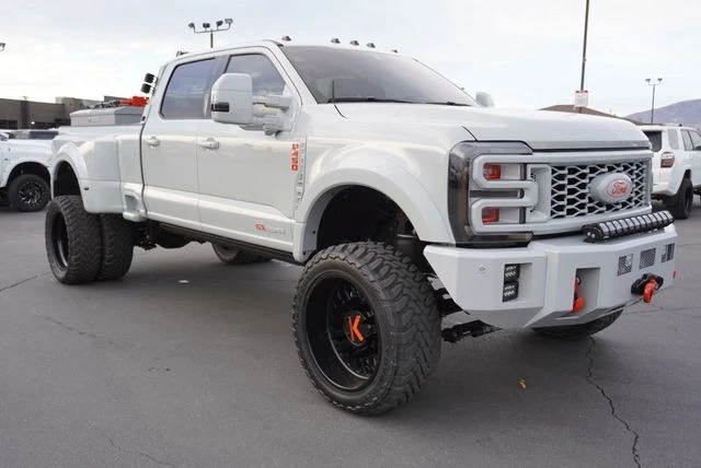 2025 Ford Super Duty 5th Gen - Image 14 of 21
