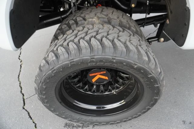 2025 Ford Super Duty 5th Gen - Image 18 of 21