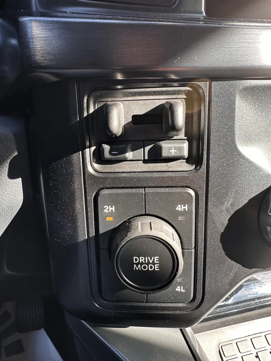 2025 Ford Super Duty 5th Gen - Image 17 of 21