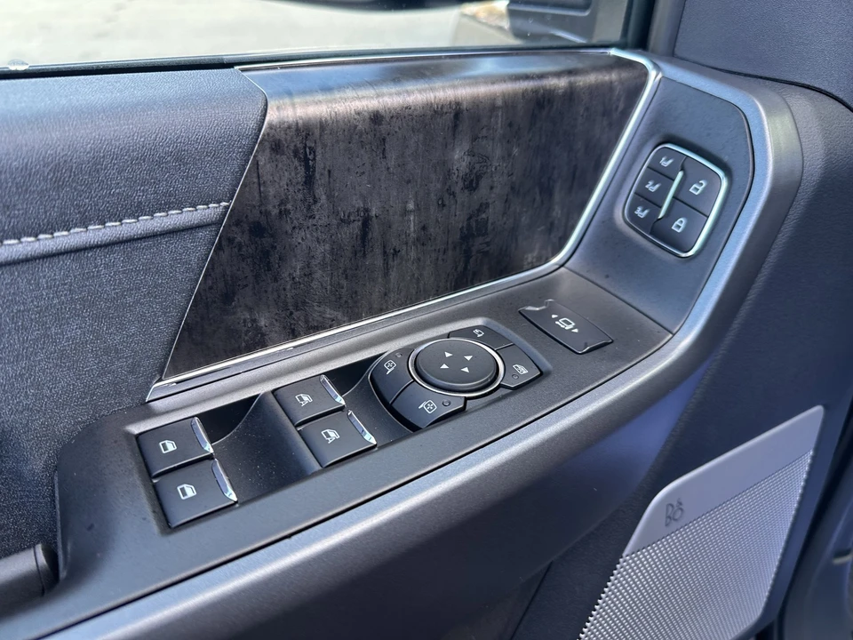 2025 Ford Super Duty 5th Gen - Image 15 of 21
