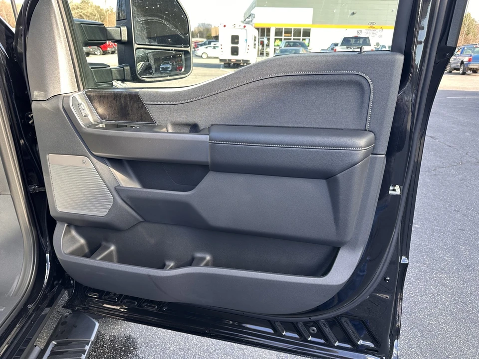 2025 Ford Super Duty 5th Gen - Image 11 of 21