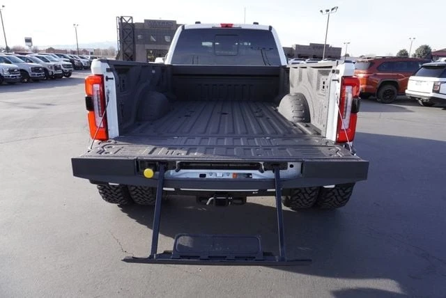 2025 Ford Super Duty 5th Gen - Image 11 of 21