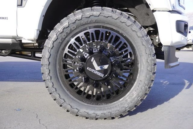 2025 Ford Super Duty 5th Gen - Image 17 of 21