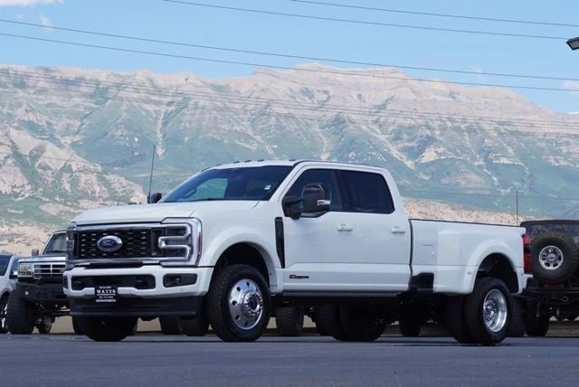 2025 Ford Super Duty 5th Gen - Image 2 of 21