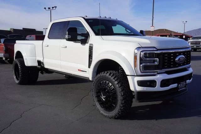 2025 Ford Super Duty 5th Gen - Image 16 of 21