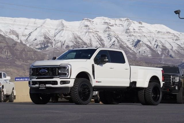 2025 Ford Super Duty 5th Gen - Image 2 of 21