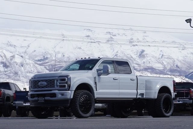 2025 Ford Super Duty 5th Gen - Image 2 of 21
