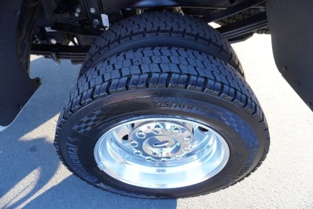 2025 Ford Super Duty 5th Gen - Image 19 of 21