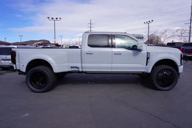 2025 Ford Super Duty 5th Gen - Image 14 of 21