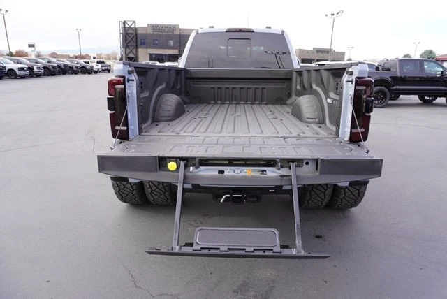 2025 Ford Super Duty 5th Gen - Image 11 of 21