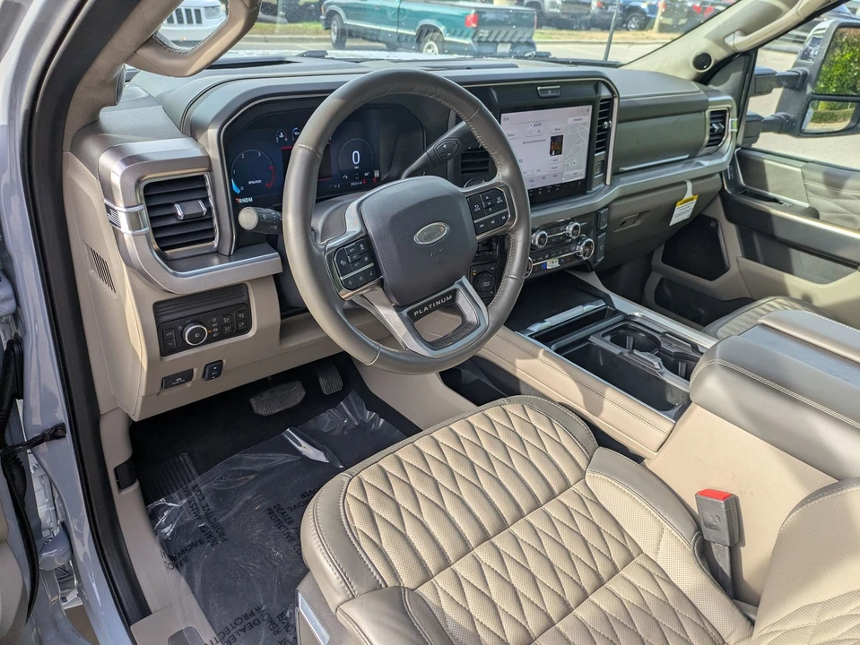 2025 Ford Super Duty 5th Gen - Image 15 of 31