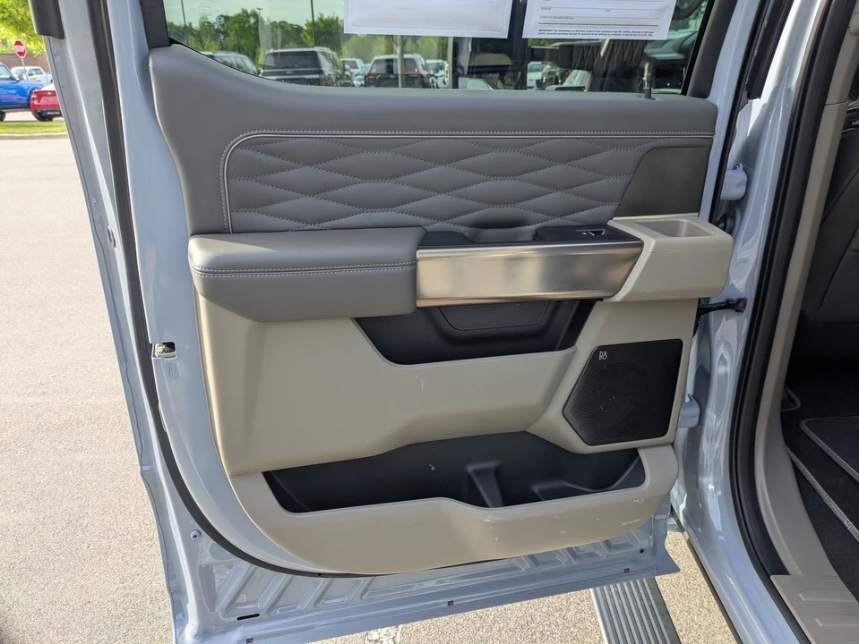 2025 Ford Super Duty 5th Gen - Image 31 of 31