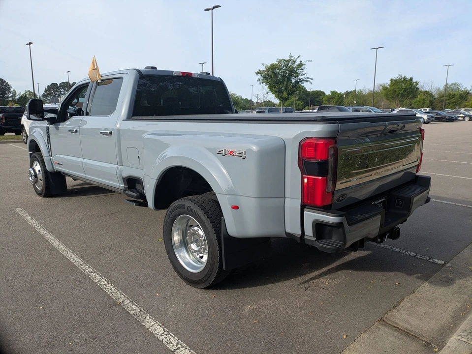 2025 Ford Super Duty 5th Gen - Image 6 of 31