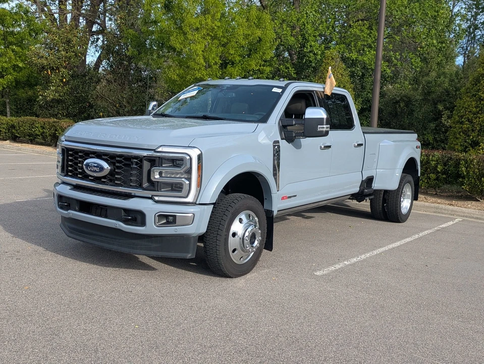 2025 Ford Super Duty 5th Gen - Image 8 of 31