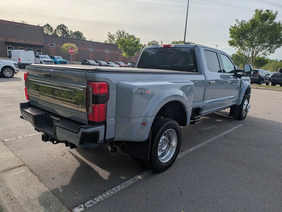 2025 Ford Super Duty 5th Gen - Image 4 of 31
