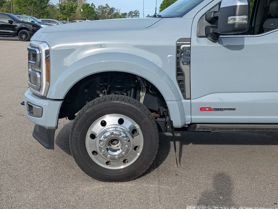 2025 Ford Super Duty 5th Gen - Image 11 of 31