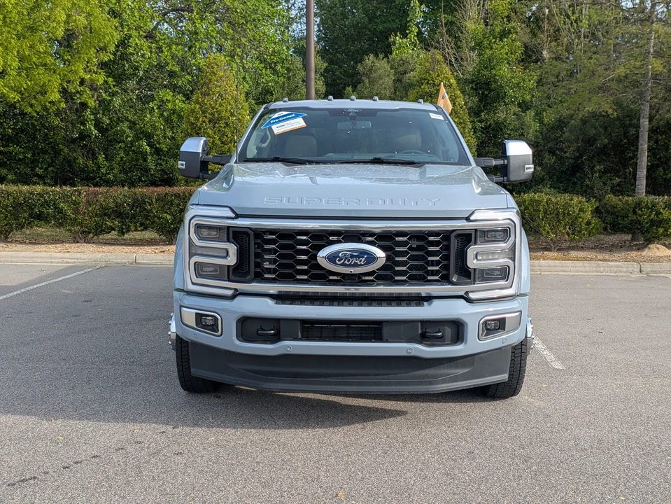 2025 Ford Super Duty 5th Gen - Image 9 of 31