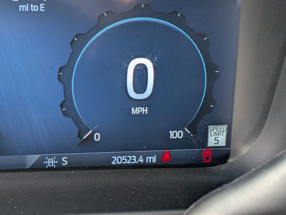 2025 Ford Super Duty 5th Gen - Image 22 of 31