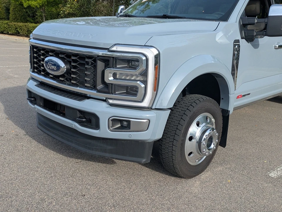 2025 Ford Super Duty 5th Gen - Image 10 of 31