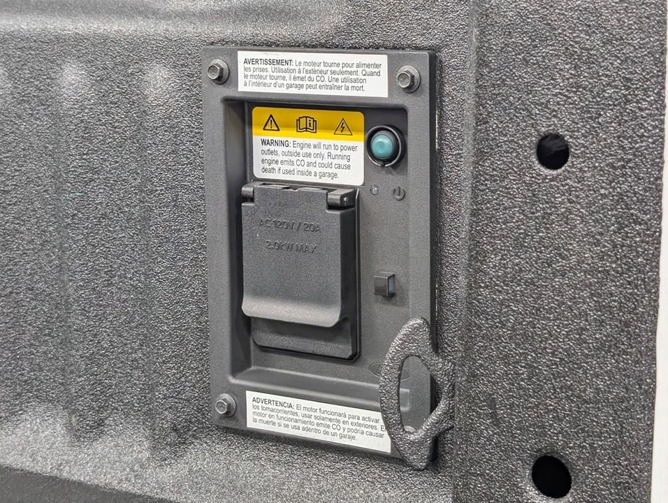 2025 Ford Super Duty 5th Gen - Image 28 of 31