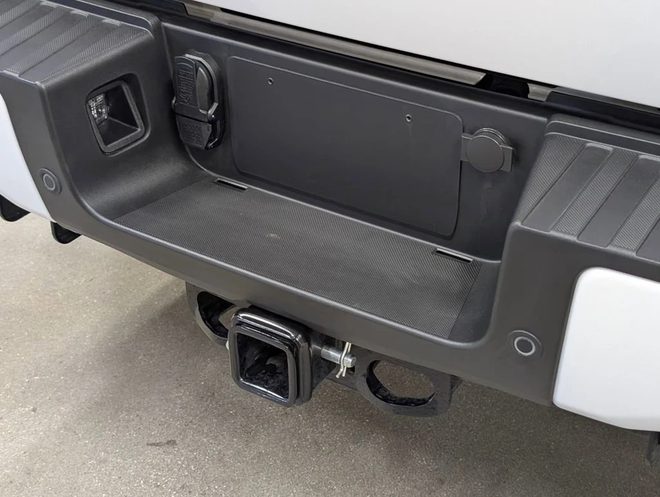2025 Ford Super Duty 5th Gen - Image 29 of 31