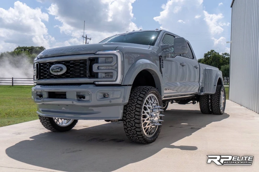 2025 Ford Super Duty 5th Gen - Image 4 of 21