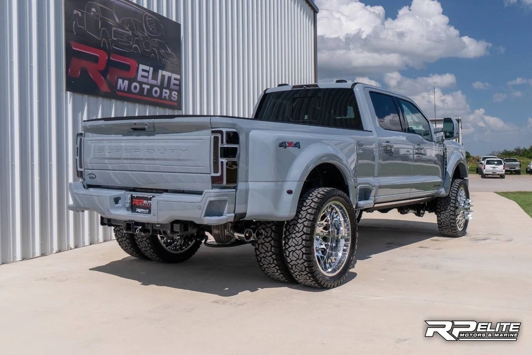 2025 Ford Super Duty 5th Gen - Image 7 of 21