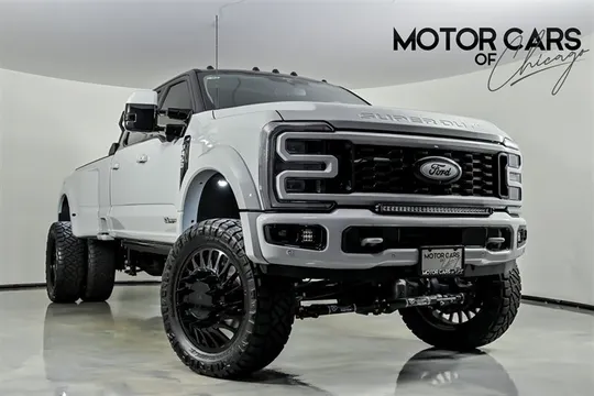 2025 Ford F-450 Super Duty Platinum