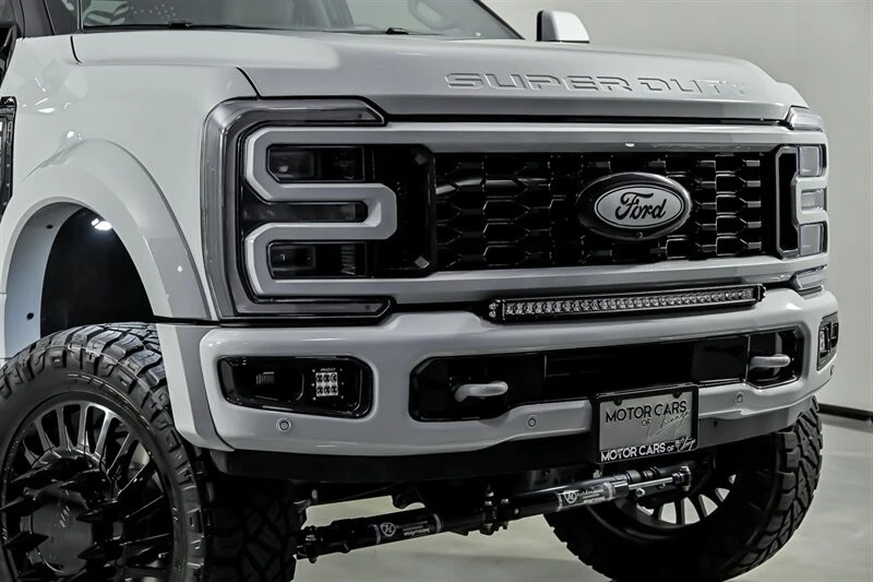 2025 Ford Super Duty 5th Gen - Image 2 of 31