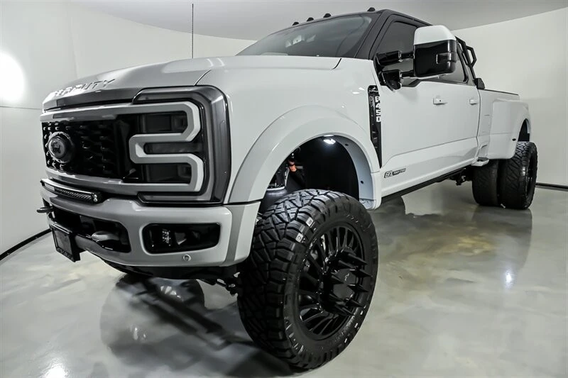 2025 Ford Super Duty 5th Gen - Image 5 of 31