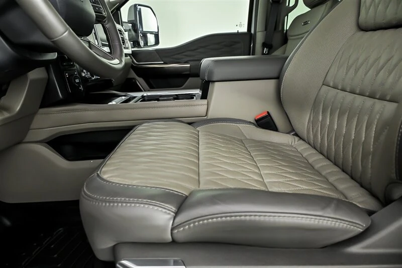 2025 Ford Super Duty 5th Gen - Image 18 of 31