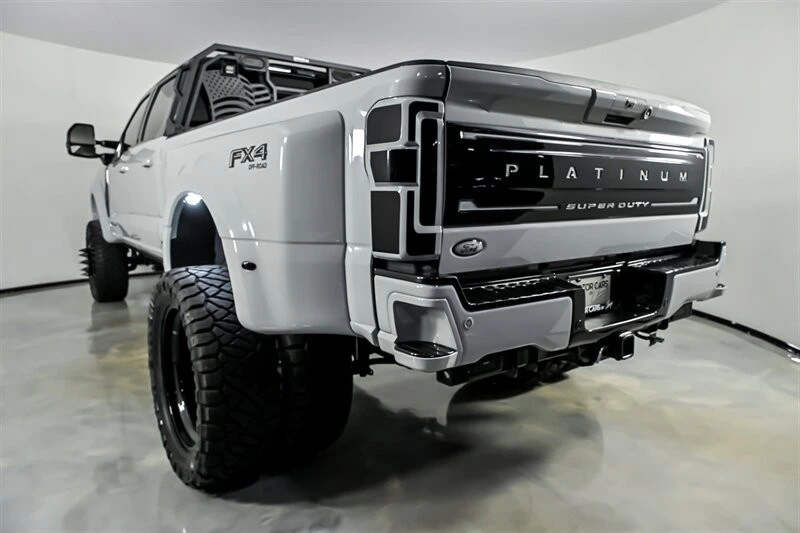 2025 Ford Super Duty 5th Gen - Image 7 of 31